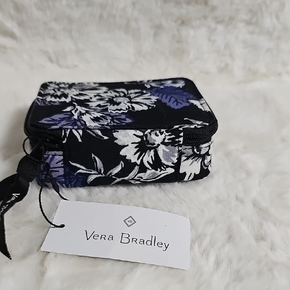 NWT! Vera Bradley Travel Pill Case - Picture 5 of 8